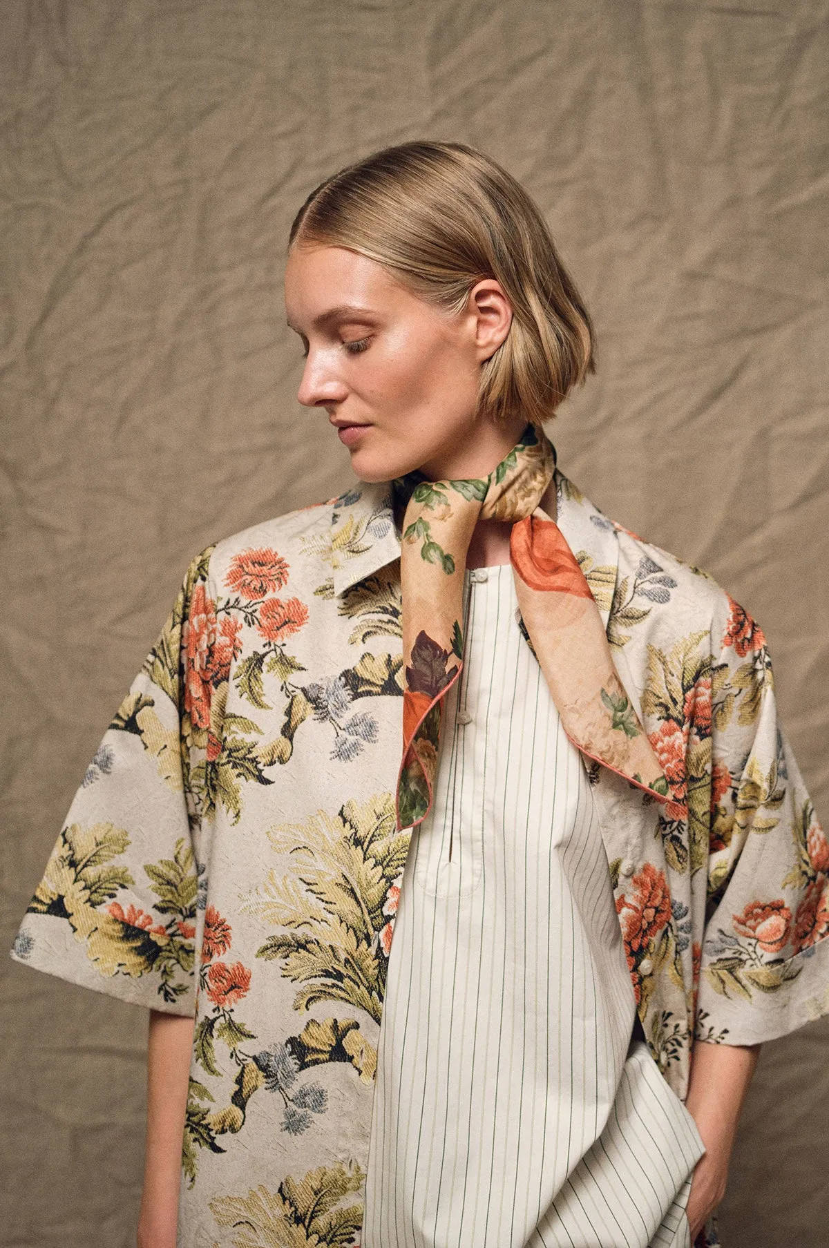 Light Bouquet Scarf Beige