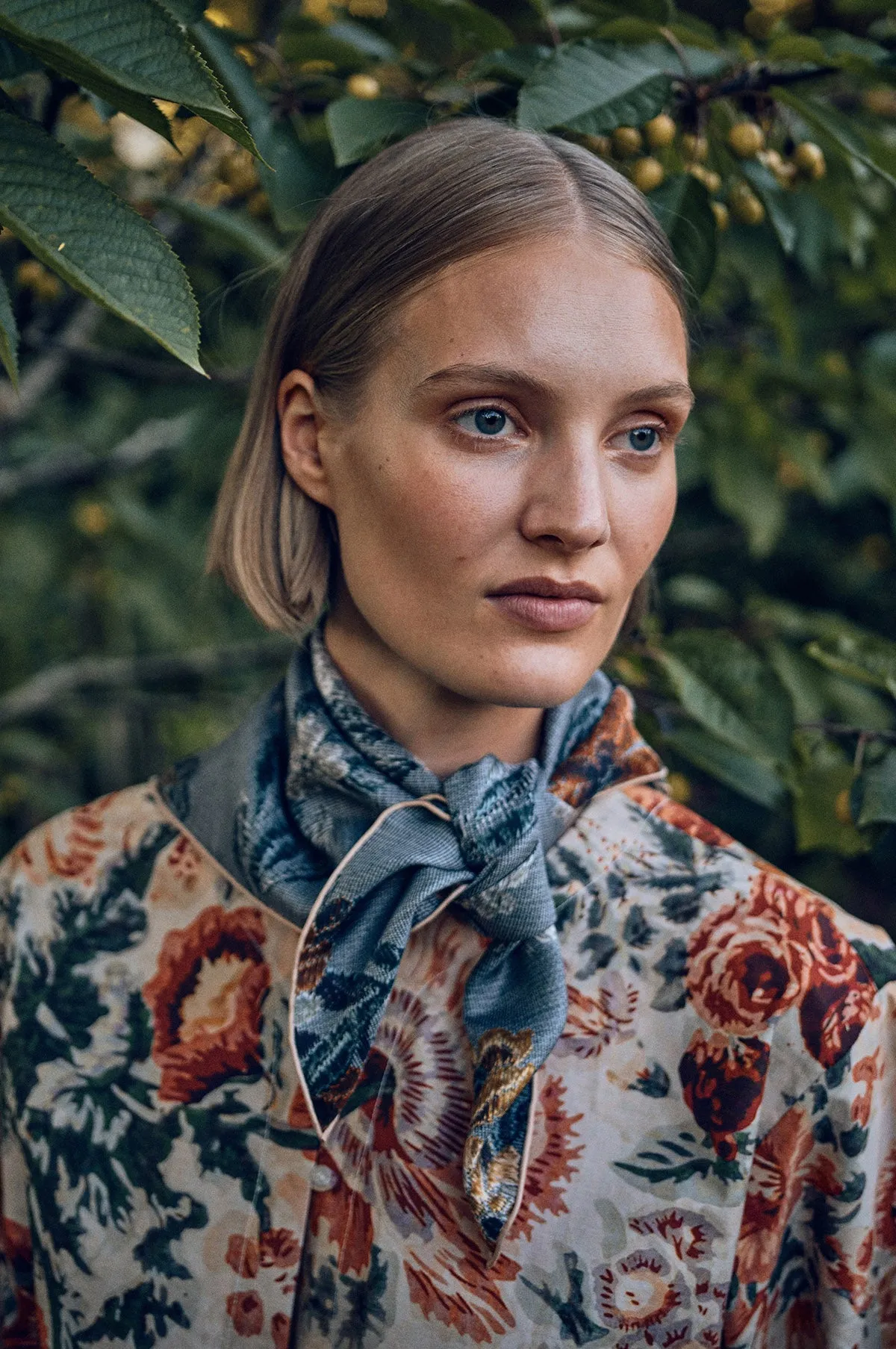 Small Classical Blue Flower Scarf