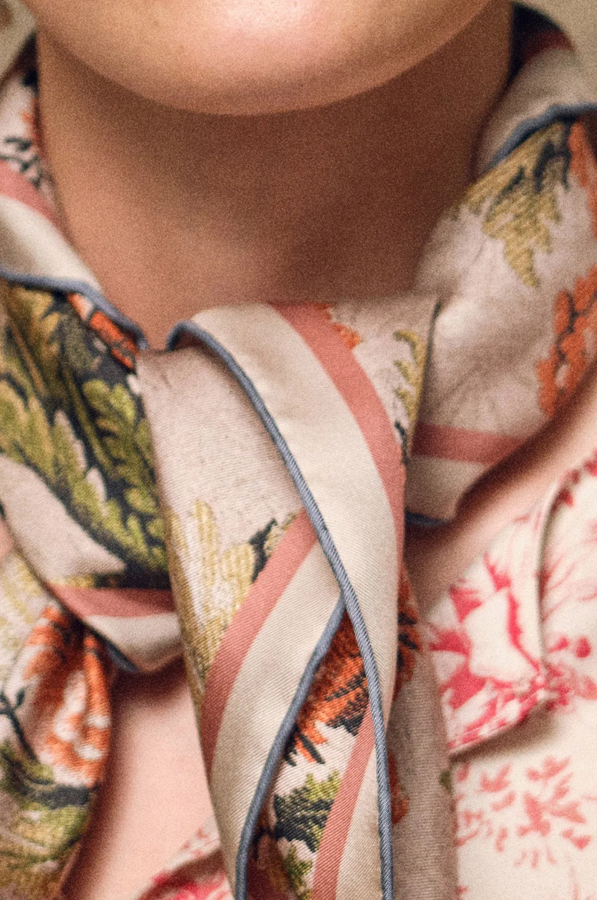Small Classical Peach Flower Scarf