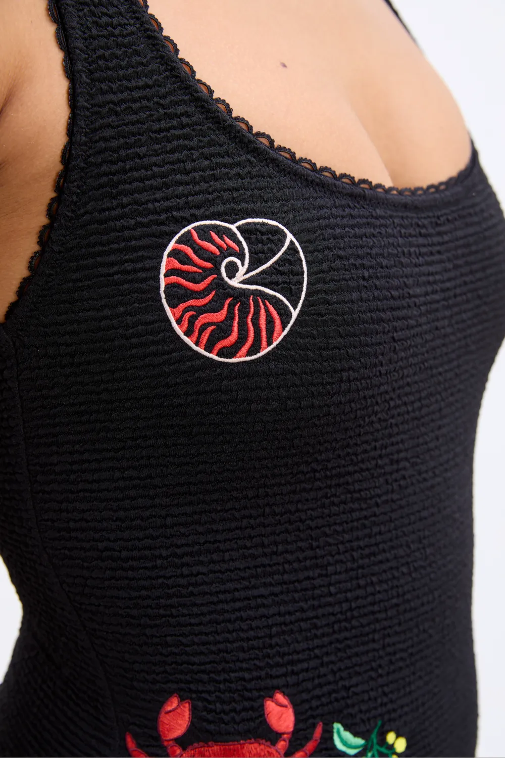 Tashi Swimsuit Embroideries Black