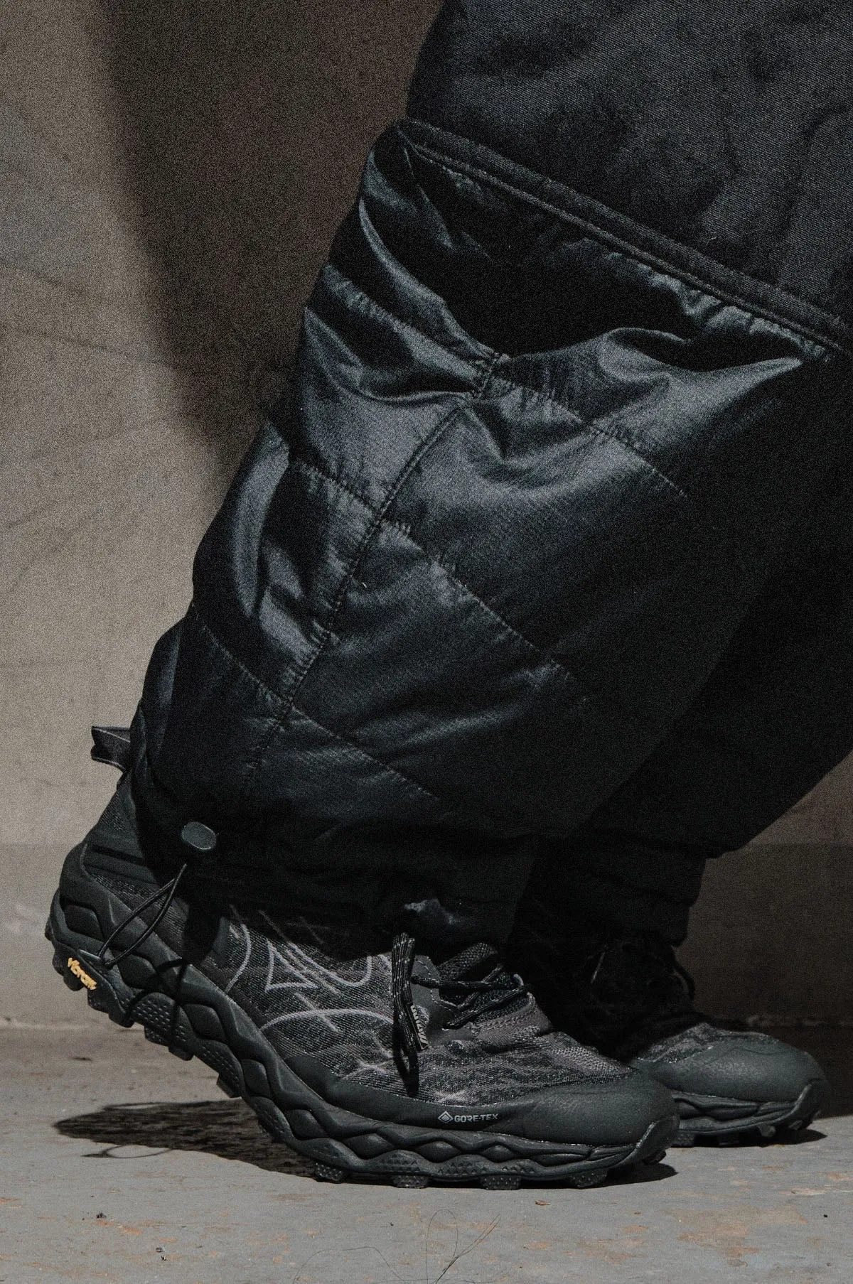 Wave Mujin LS GTX Black/Quiet Shade/Black Sand